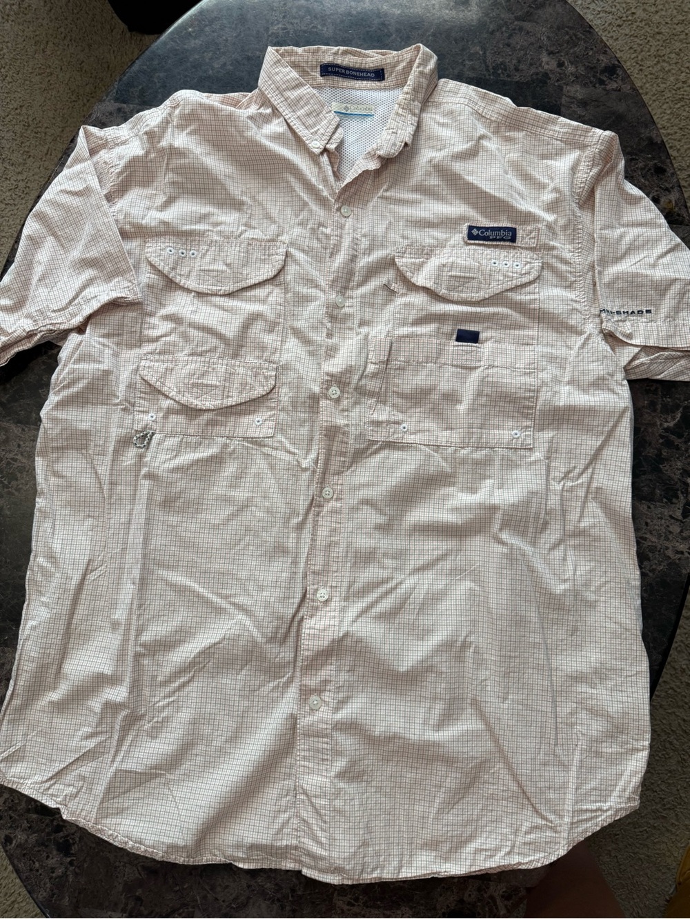 Columbia Men’s Short-Sleeve Button-Down Shirt in Light Pink and White